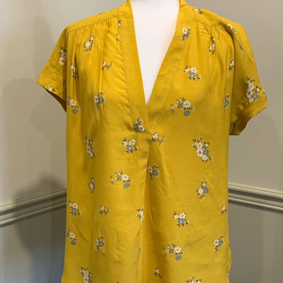 Gap Short Sleeve VNeck Floral Blouse - Picture 4 of 7